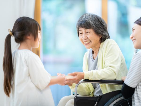 家族は入居者に居室で面会できます